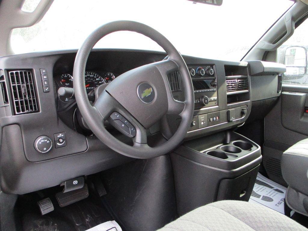 new 2025 Chevrolet Express 3500 car