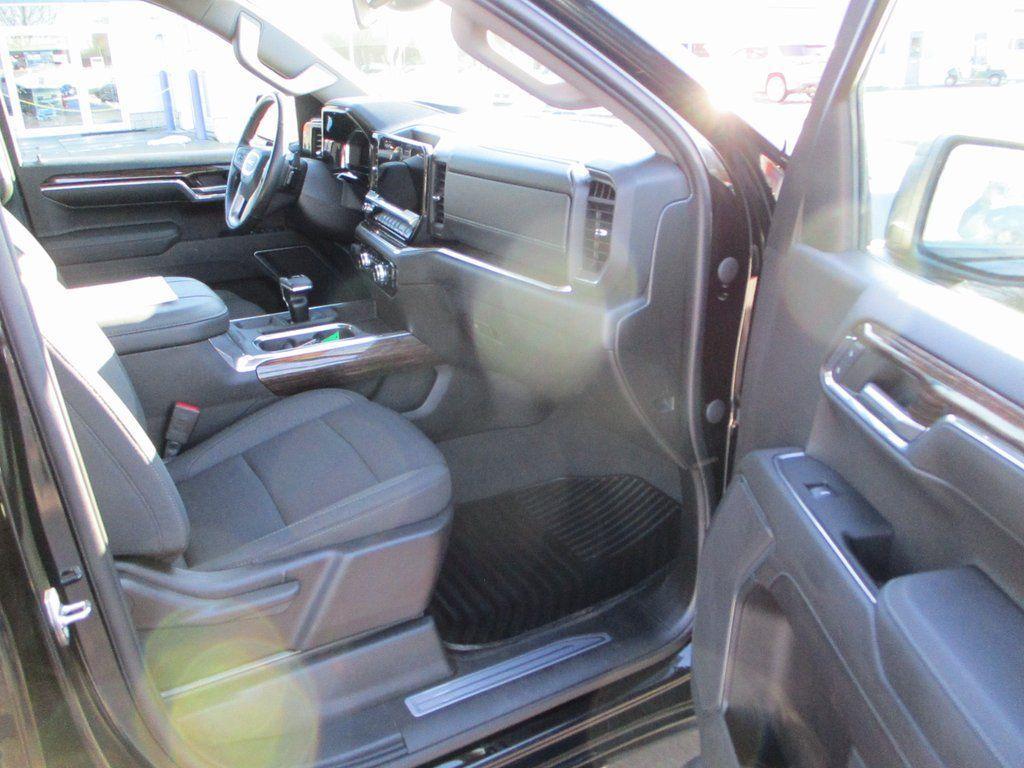 used 2023 GMC Sierra 1500 car, priced at $38,500