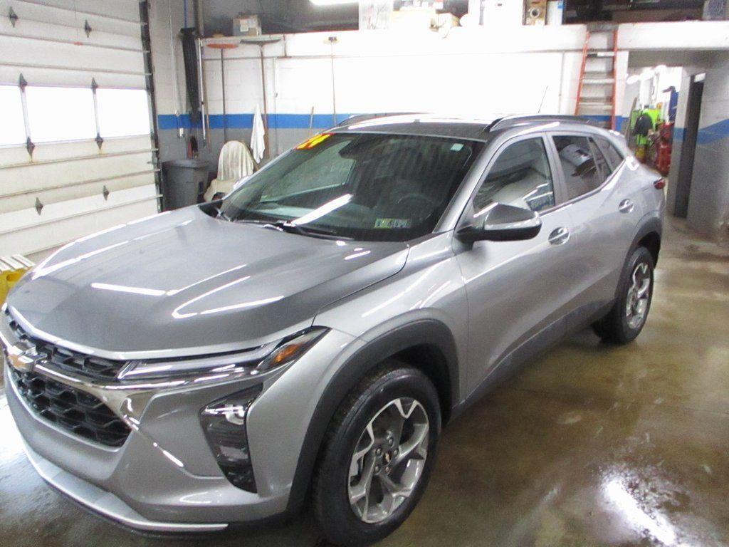 used 2024 Chevrolet Trax car, priced at $18,900
