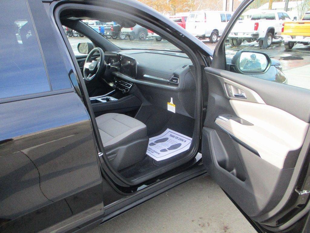 new 2026 Chevrolet Traverse car, priced at $45,035