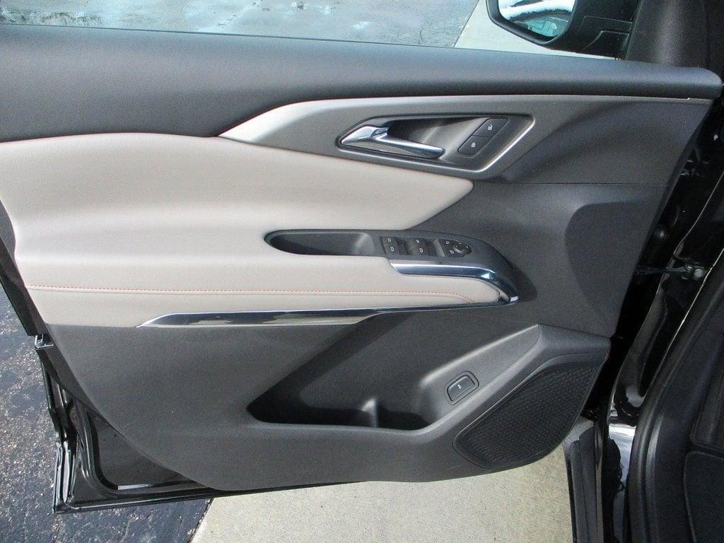 new 2026 Chevrolet Traverse car, priced at $45,035