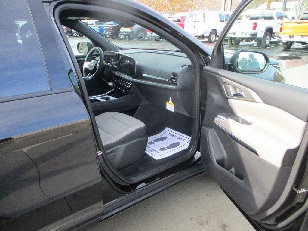 new 2026 Chevrolet Traverse car, priced at $45,035