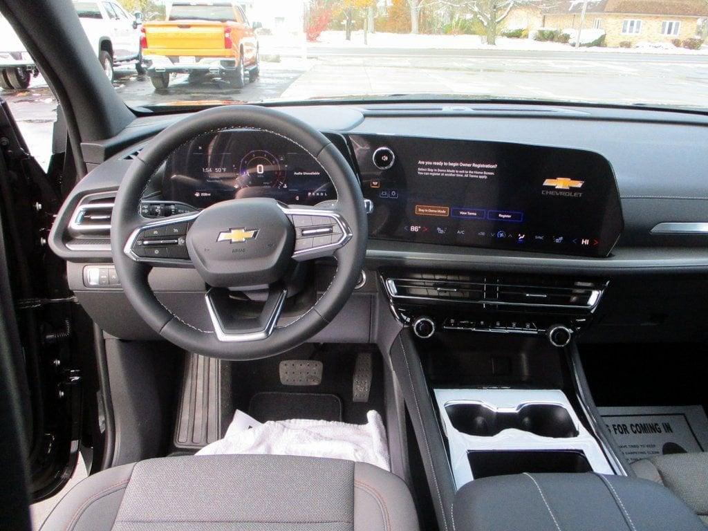 new 2026 Chevrolet Traverse car, priced at $45,035
