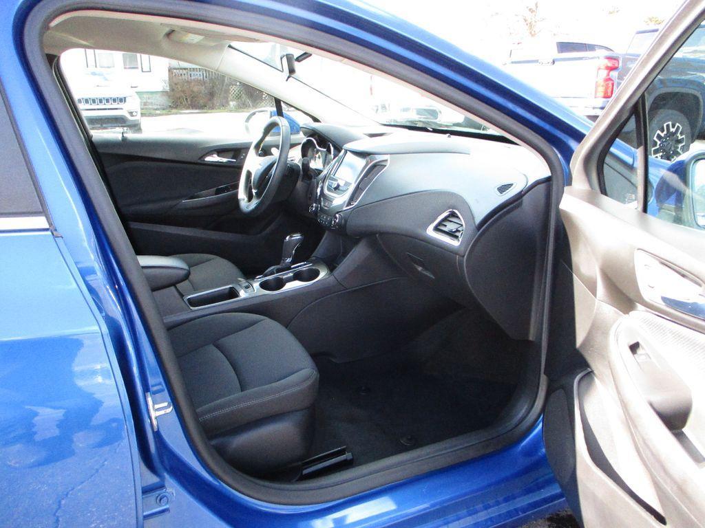 used 2016 Chevrolet Cruze car, priced at $7,500