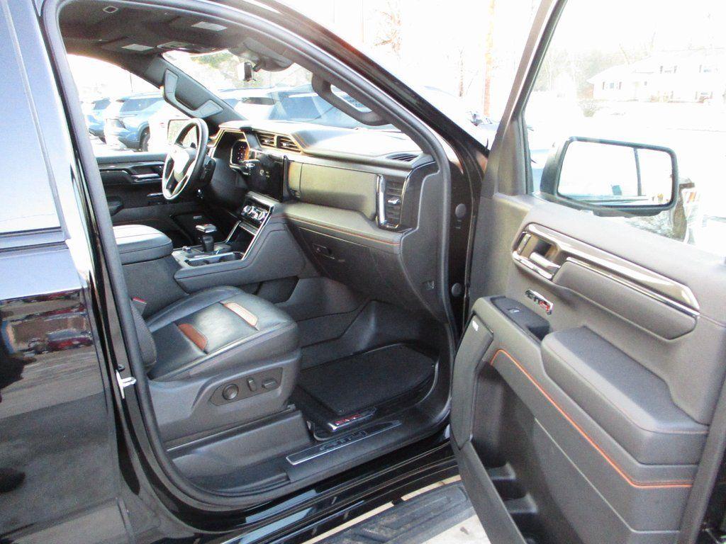 used 2023 GMC Sierra 1500 car, priced at $40,900