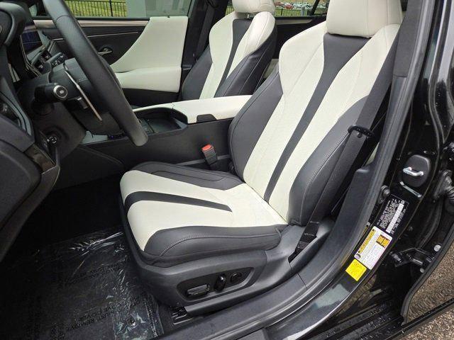 used 2025 Lexus ES 350 car, priced at $48,500