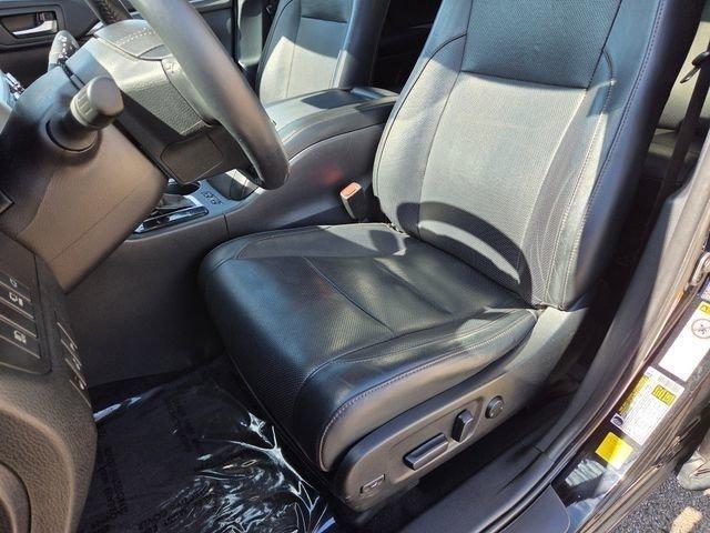 used 2019 Toyota Highlander Hybrid car, priced at $28,700