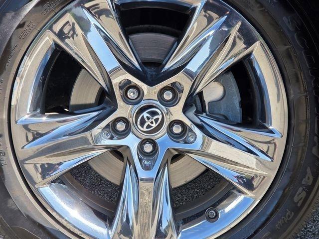 used 2019 Toyota Highlander Hybrid car, priced at $28,700