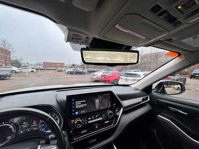 used 2023 Toyota Highlander Hybrid car, priced at $35,000