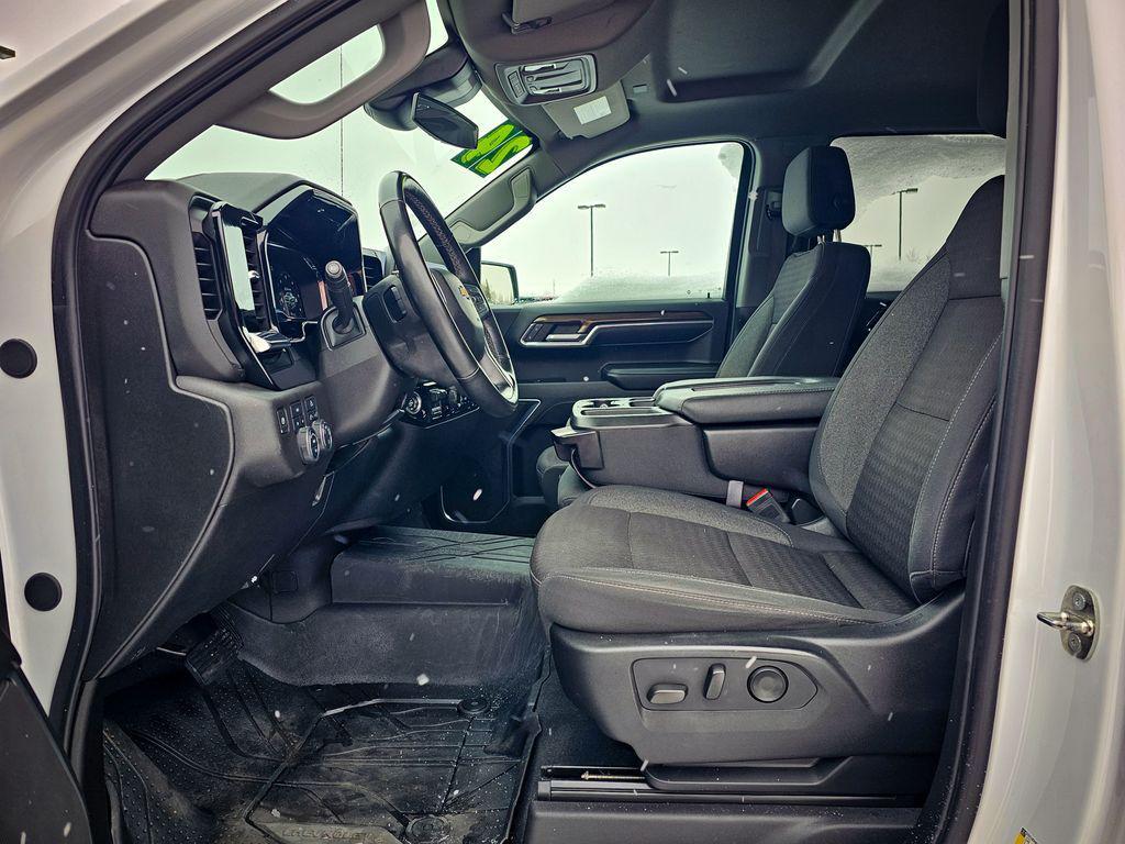 used 2024 Chevrolet Silverado 1500 car, priced at $35,900