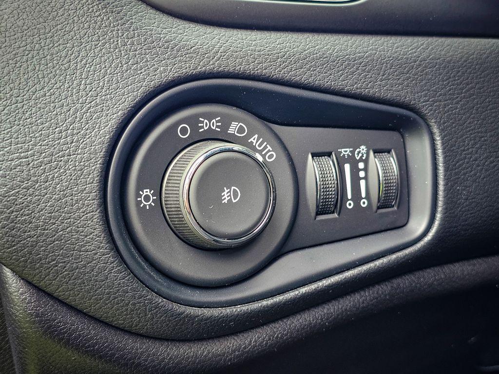 used 2022 Jeep Renegade car, priced at $22,900
