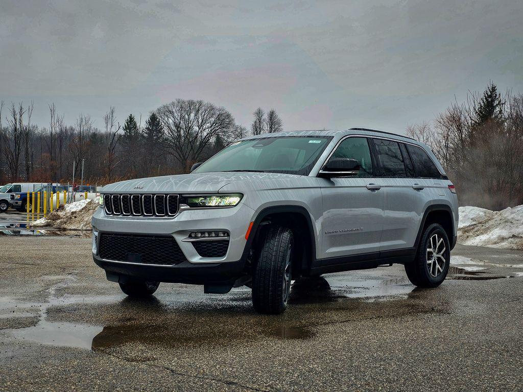 new 2025 Jeep Grand Cherokee car, priced at $44,570