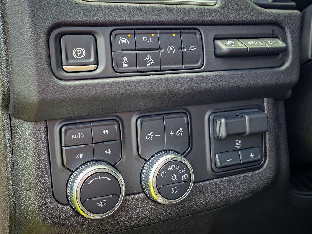 used 2021 GMC Yukon XL car, priced at $40,900