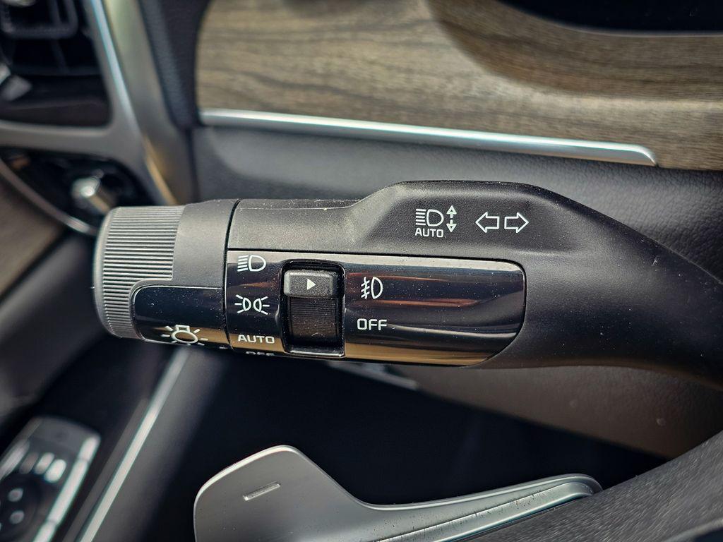 used 2023 Kia Sorento car, priced at $33,900