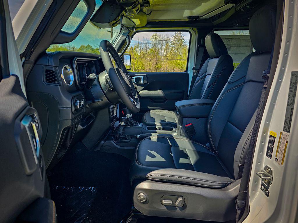 new 2026 Jeep Gladiator car, priced at $48,280