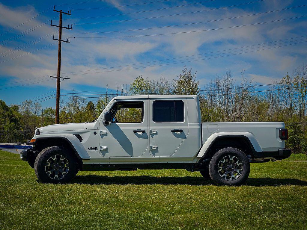 new 2026 Jeep Gladiator car, priced at $48,280