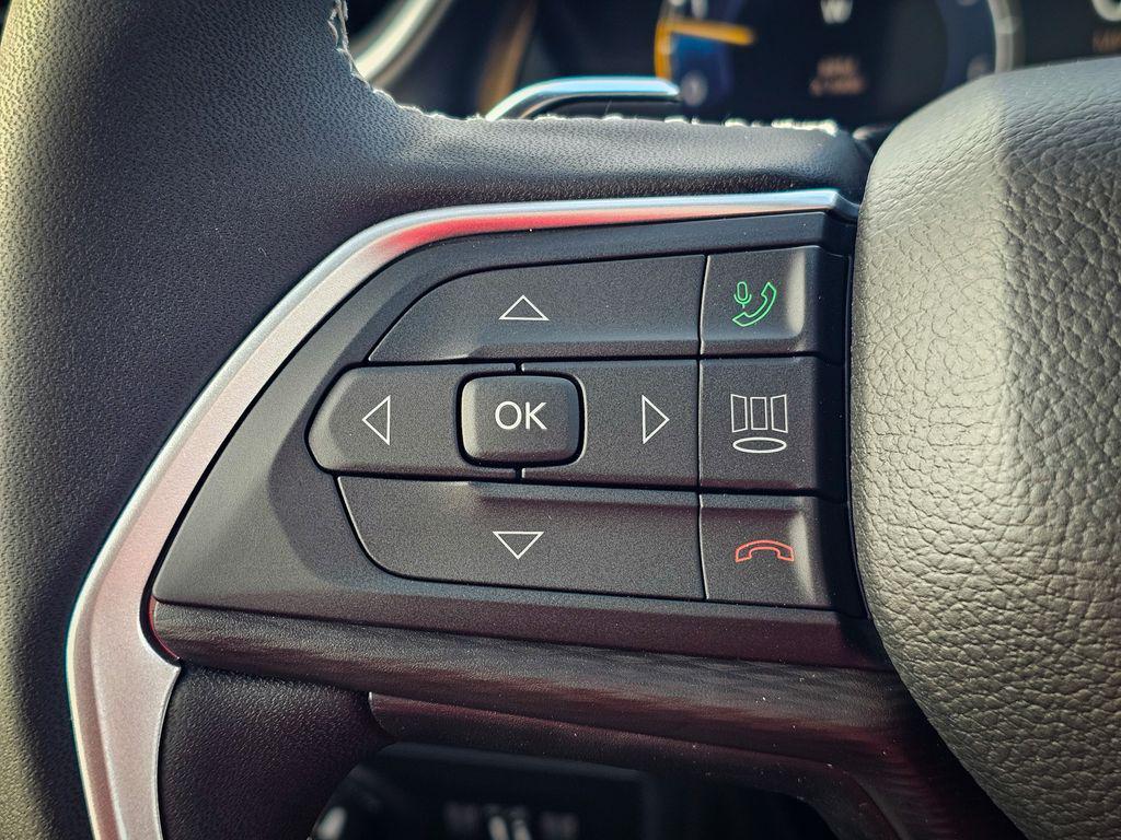 new 2025 Jeep Grand Cherokee car, priced at $39,694