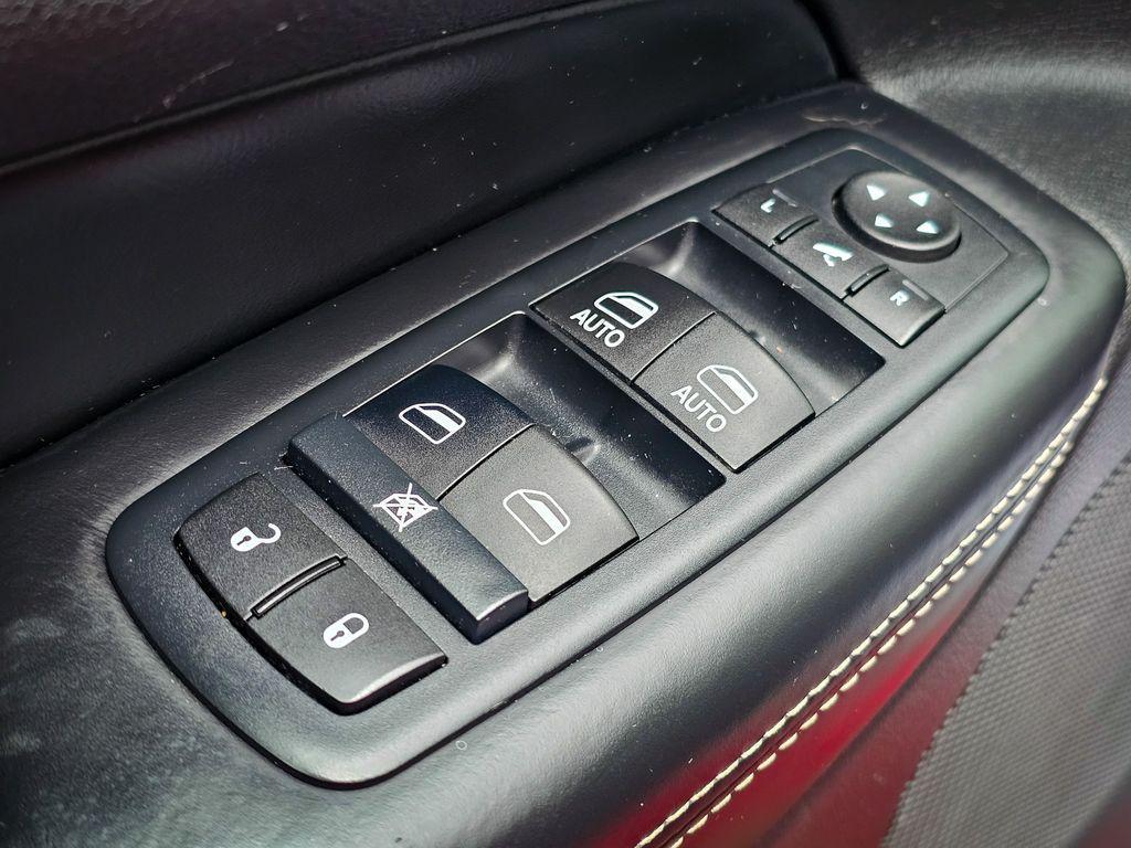 used 2015 Jeep Grand Cherokee car, priced at $14,900