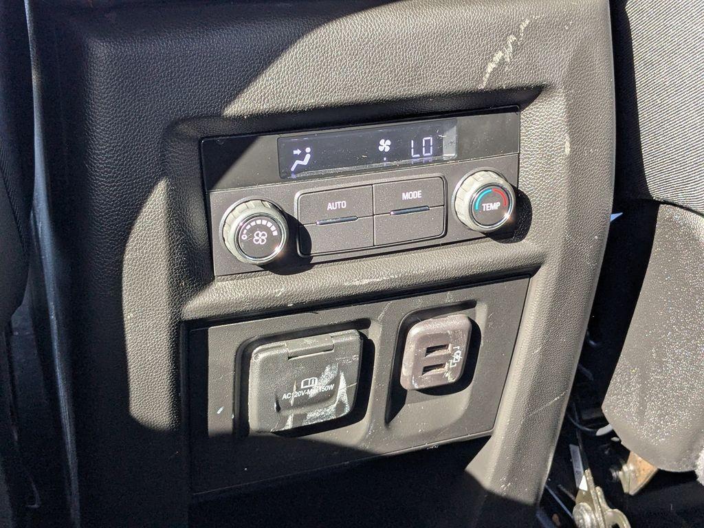 used 2023 Chevrolet Traverse car, priced at $25,997