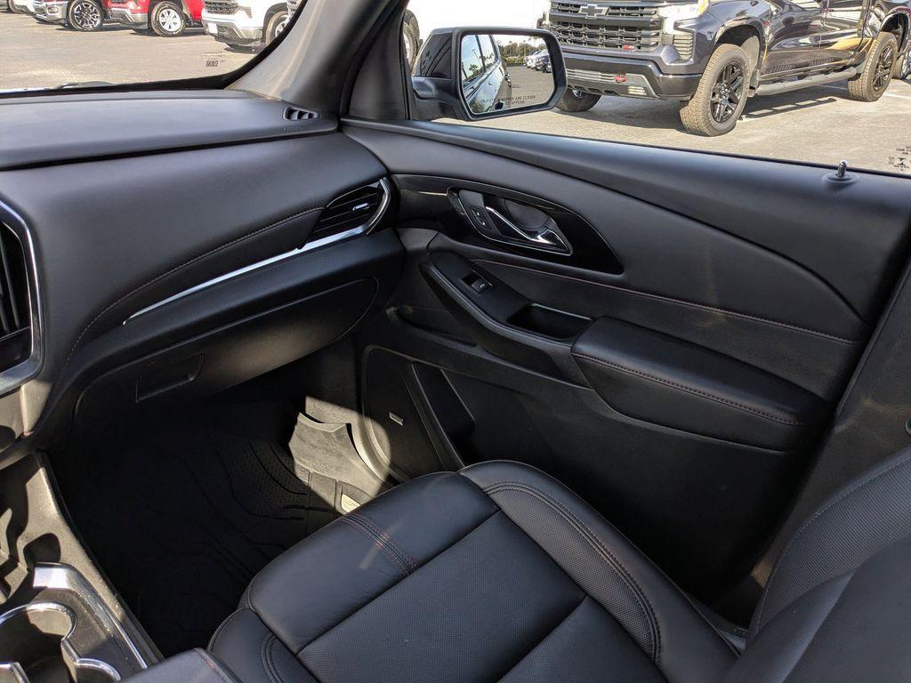used 2023 Chevrolet Traverse car, priced at $25,997