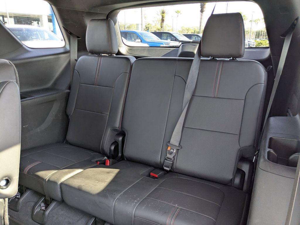 used 2023 Chevrolet Traverse car, priced at $25,997