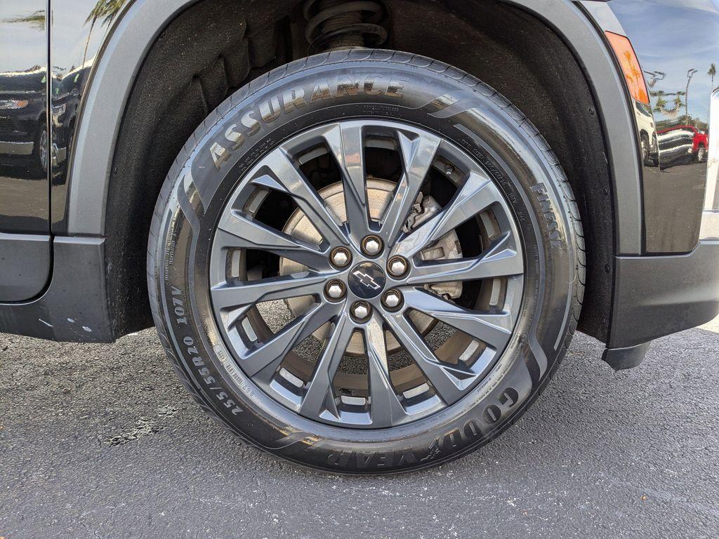 used 2023 Chevrolet Traverse car, priced at $25,997