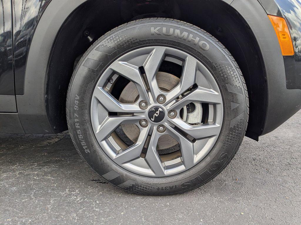 used 2024 Kia Seltos car, priced at $19,550