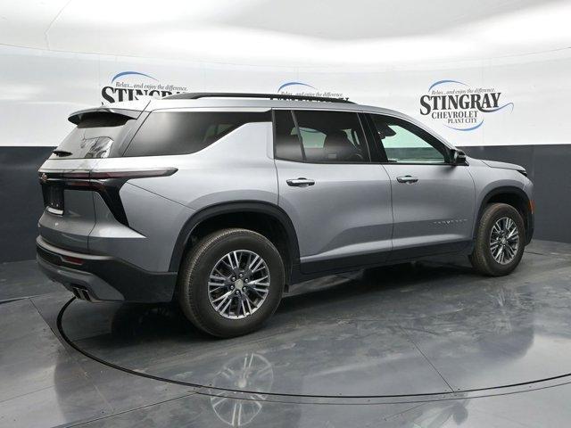 used 2025 Chevrolet Traverse car, priced at $38,904