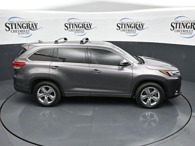 used 2017 Toyota Highlander car, priced at $22,798