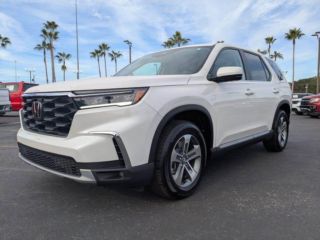 used 2025 Honda Pilot car, priced at $39,875
