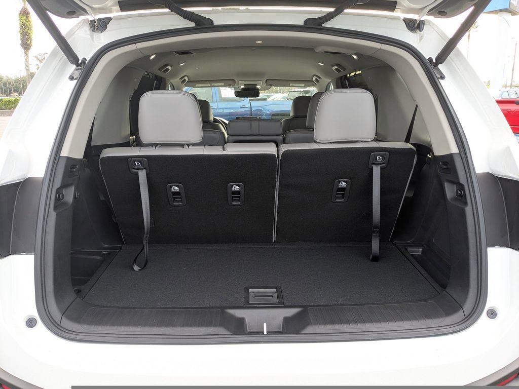 used 2025 Honda Pilot car, priced at $39,875