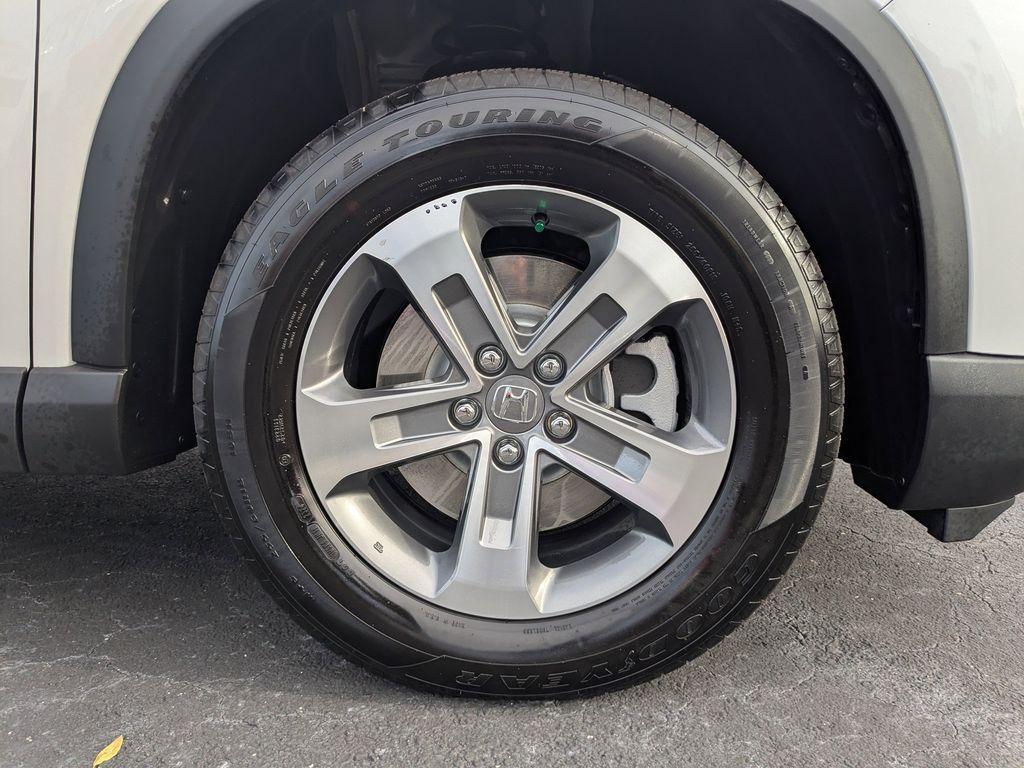 used 2025 Honda Pilot car, priced at $39,875