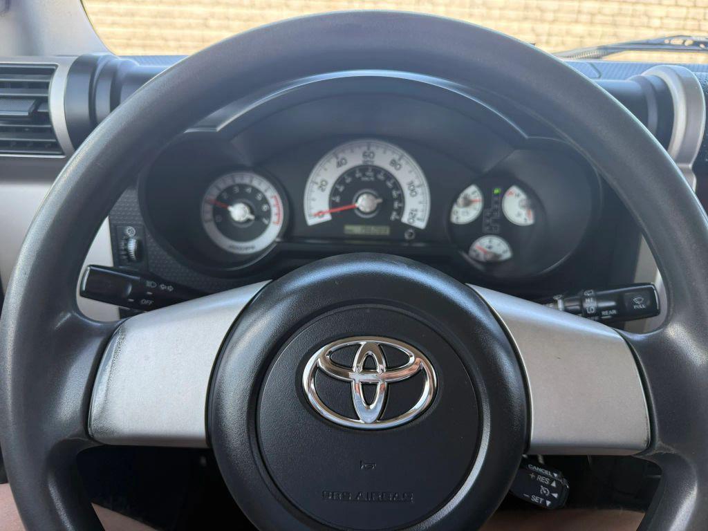 used 2007 Toyota FJ Cruiser car, priced at $13,189
