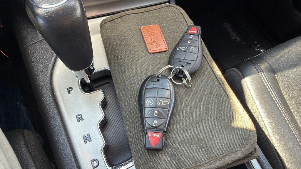 used 2012 Jeep Grand Cherokee car, priced at $7,990