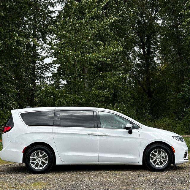 used 2023 Chrysler Pacifica car, priced at $20,994