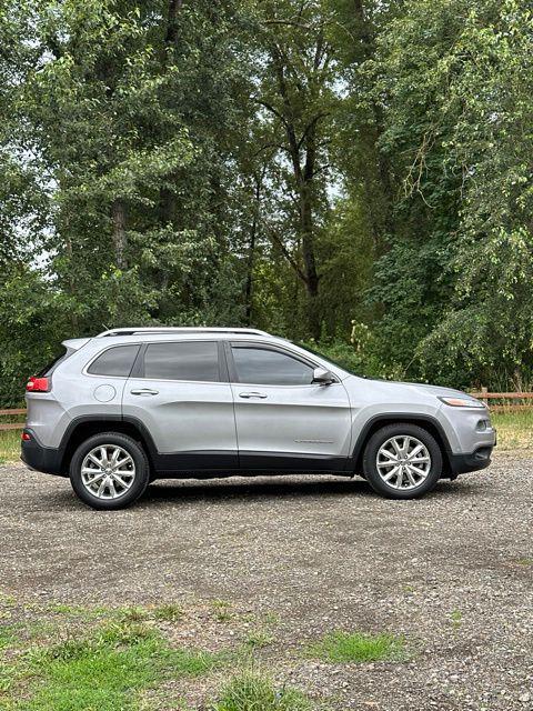 used 2014 Jeep Cherokee car, priced at $10,500