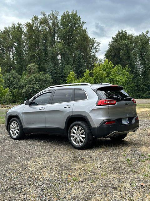 used 2014 Jeep Cherokee car, priced at $10,500