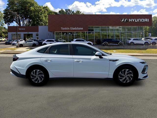 new 2026 Hyundai Sonata Hybrid car, priced at $29,435