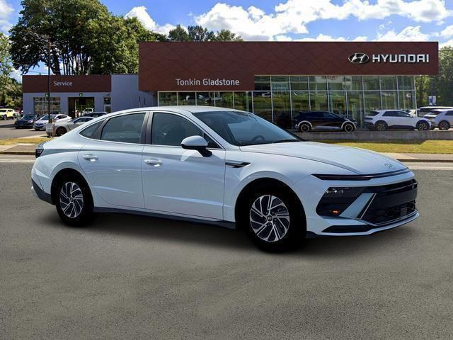 new 2026 Hyundai Sonata Hybrid car, priced at $29,435