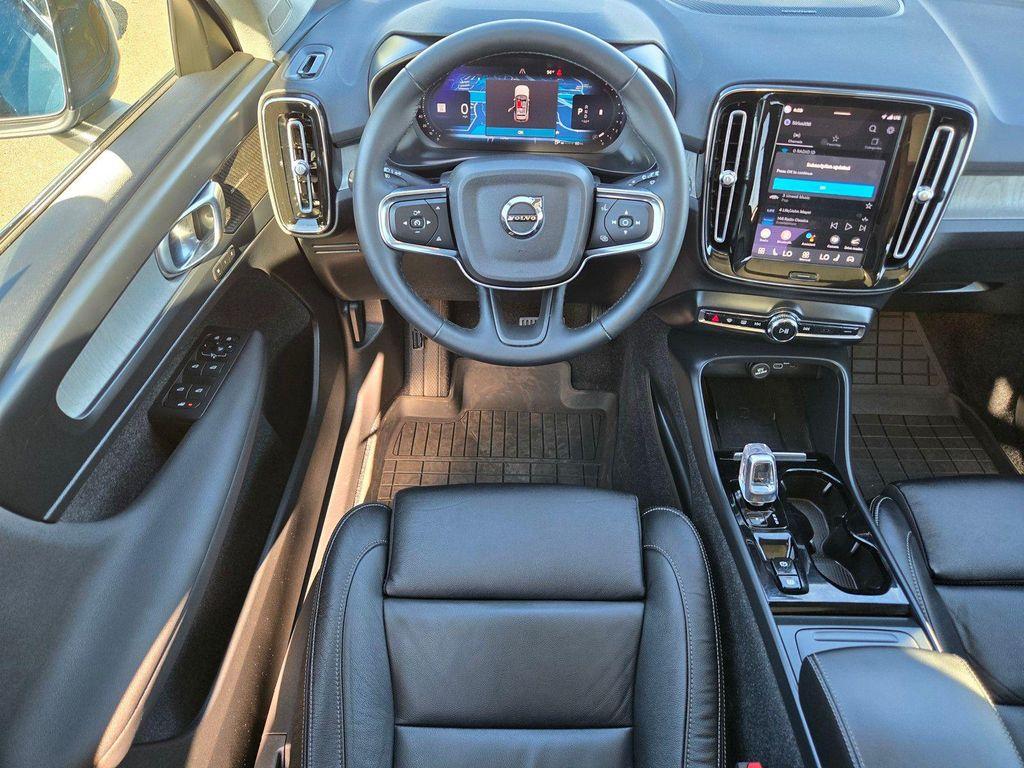 used 2023 Volvo XC40 car, priced at $33,321