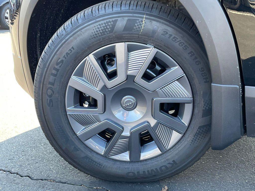 new 2025 Nissan Kicks car, priced at $24,292