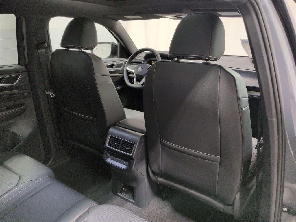 new 2026 Volkswagen Atlas Cross Sport car, priced at $52,399