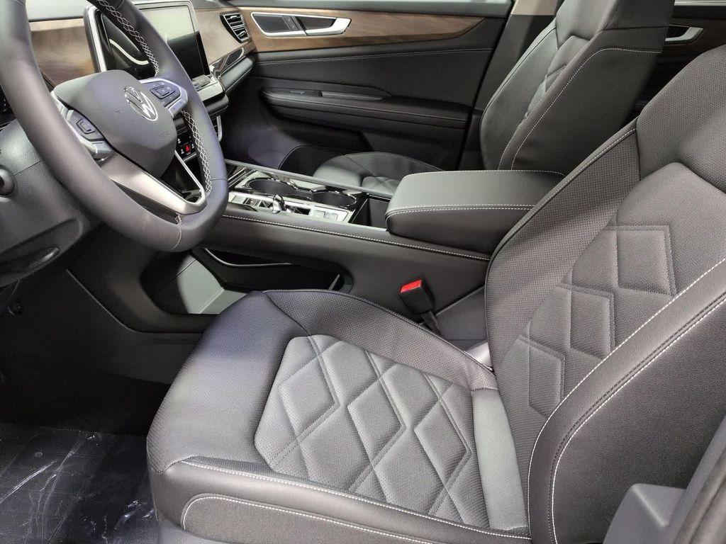 new 2026 Volkswagen Atlas car, priced at $48,021