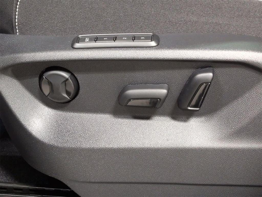 new 2026 Volkswagen Atlas Cross Sport car, priced at $52,181