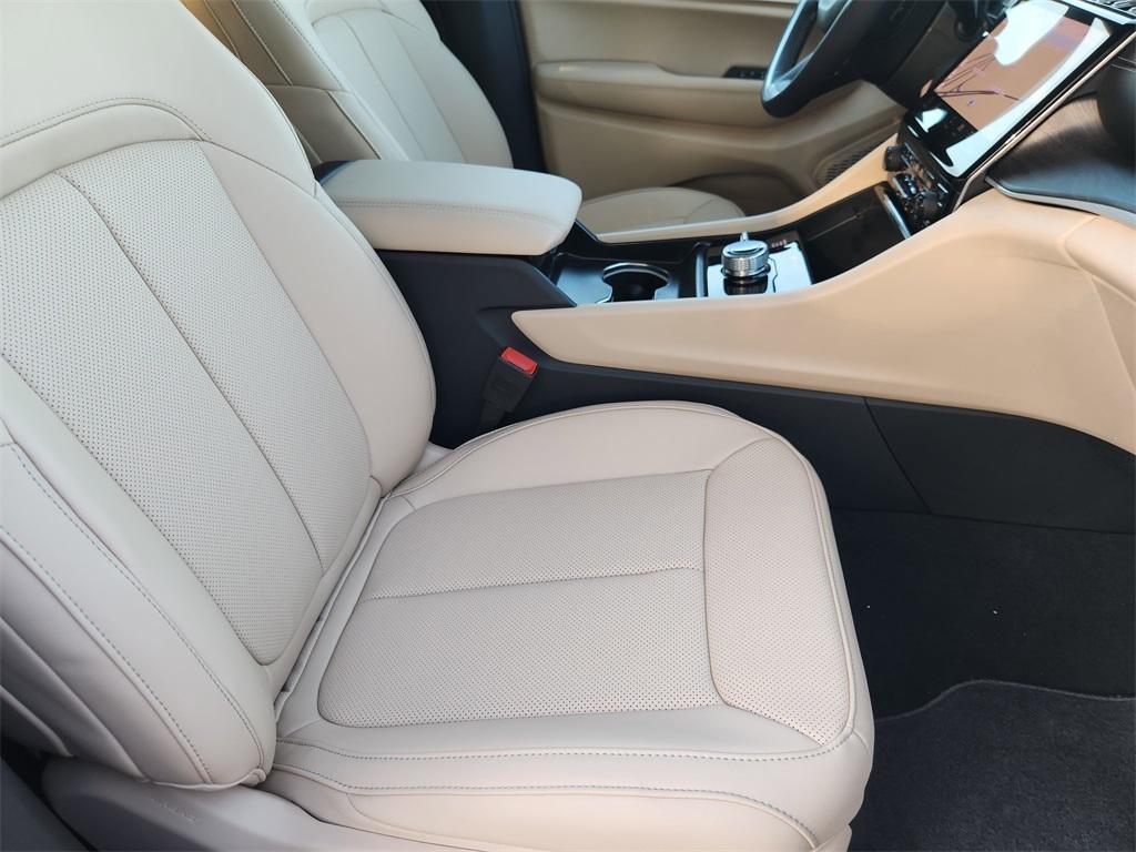 new 2025 Jeep Grand Cherokee L car, priced at $47,647