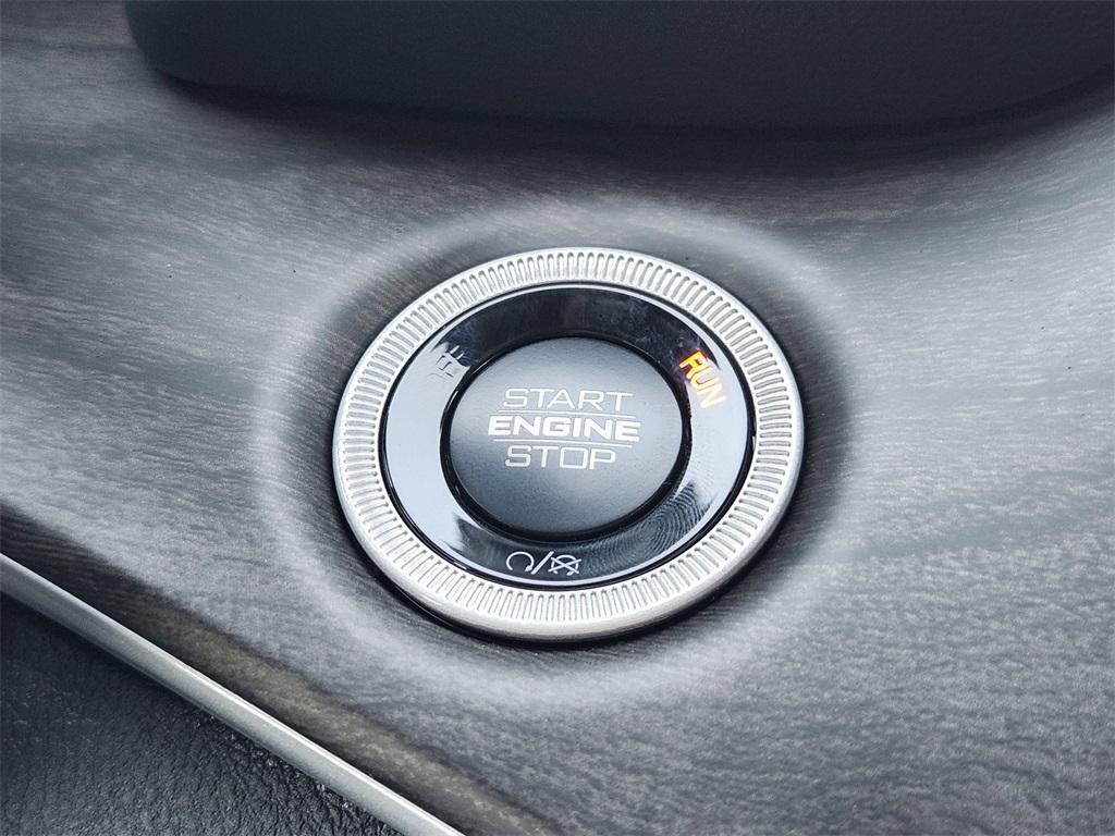 new 2025 Jeep Grand Cherokee car, priced at $46,814