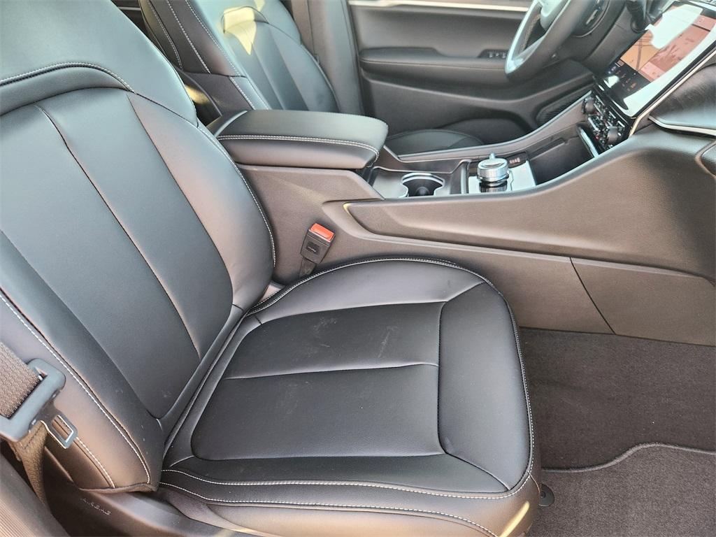 new 2025 Jeep Grand Cherokee car, priced at $46,814