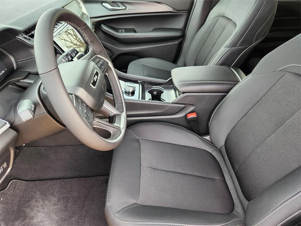 new 2026 Jeep Grand Cherokee car, priced at $44,080