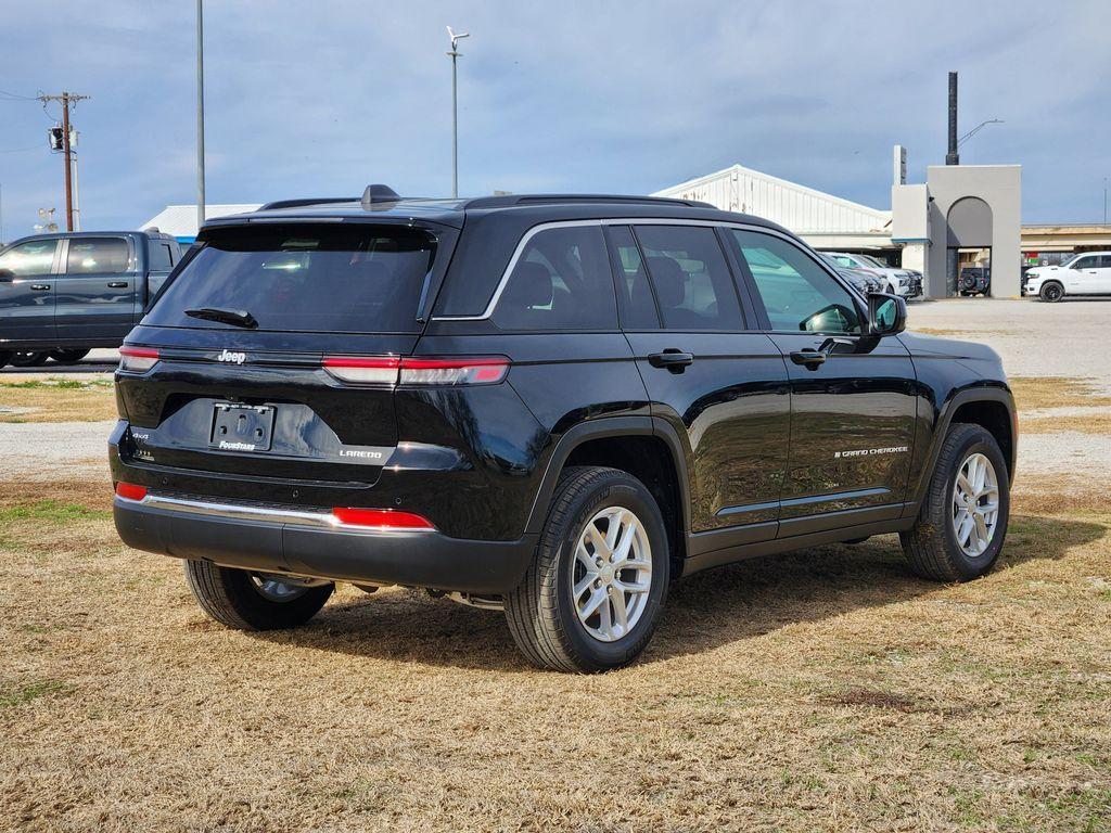 new 2026 Jeep Grand Cherokee car, priced at $43,666