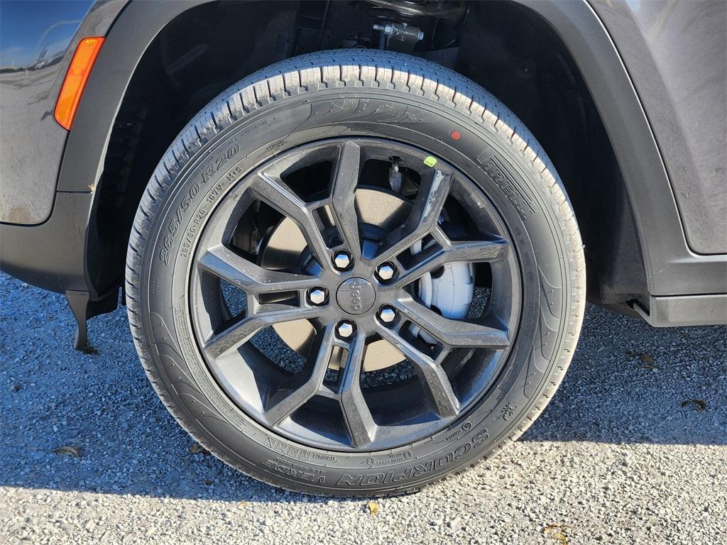 new 2025 Jeep Grand Cherokee car, priced at $45,839